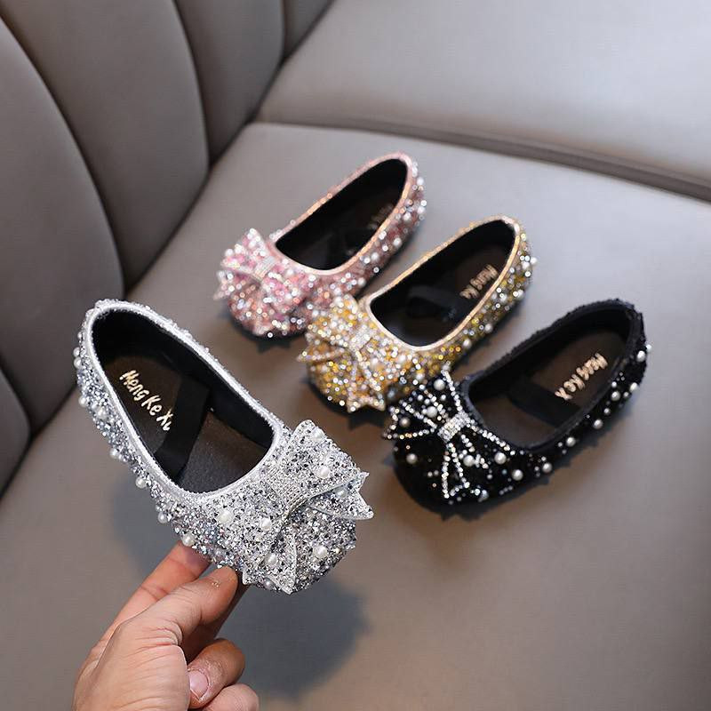 Step into Style: Discover the Leah Shoe this Festive Season!
