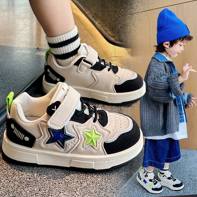 Step into Style: Supreme Quality Classic Unisex Sneakers for Kids!