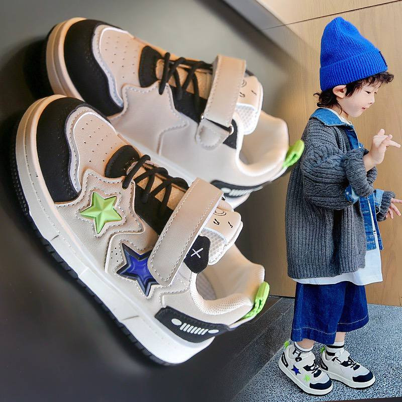 Step into Style: Supreme Quality Classic Unisex Sneakers for Kids!